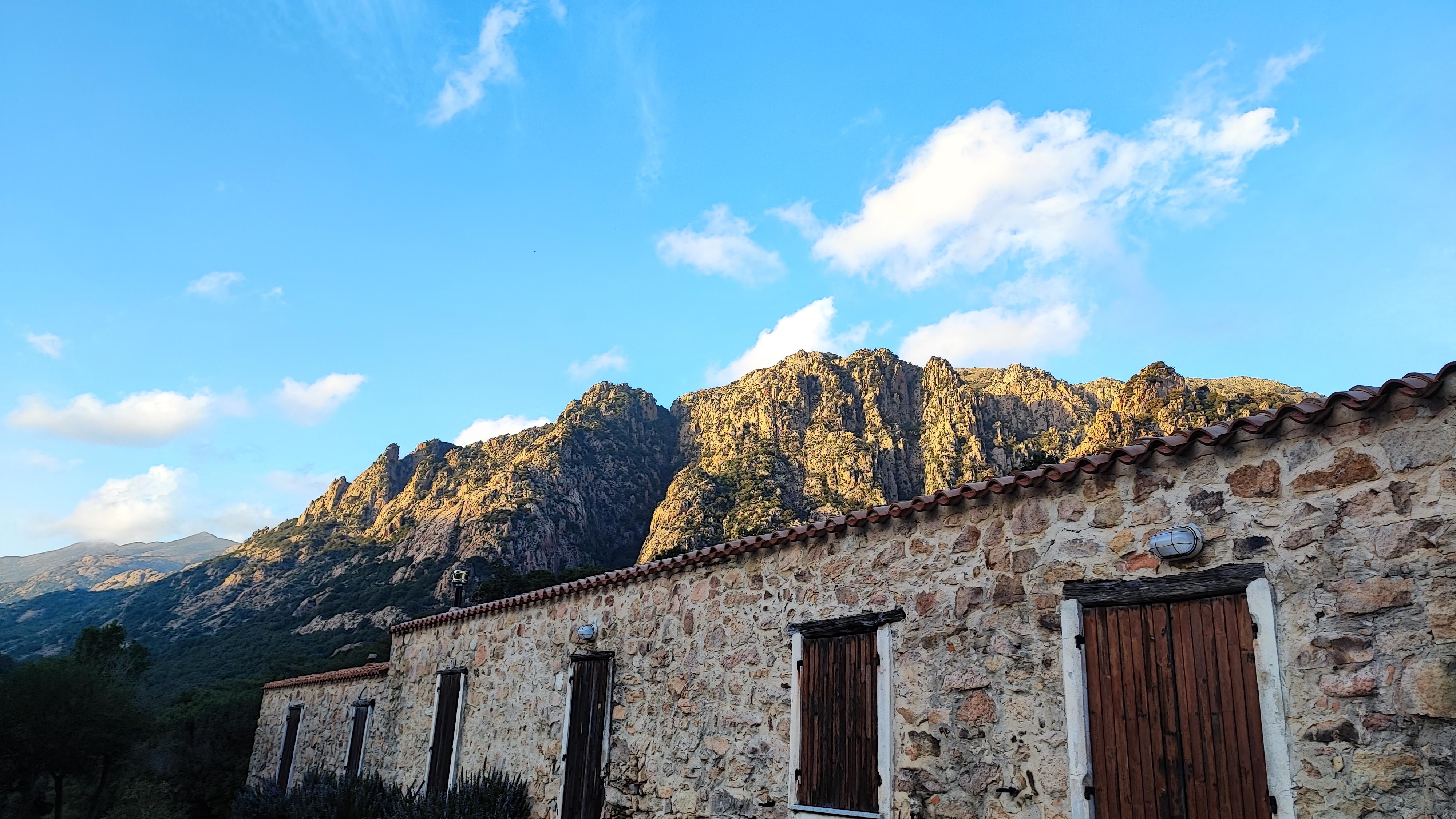 Cantina Ferraris, panoramica sulle alte vie soprastanti