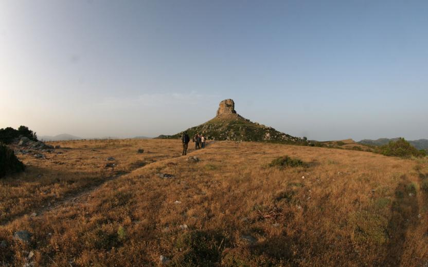 Sentiero verso il Monumento Naturale Perda 'e Liana