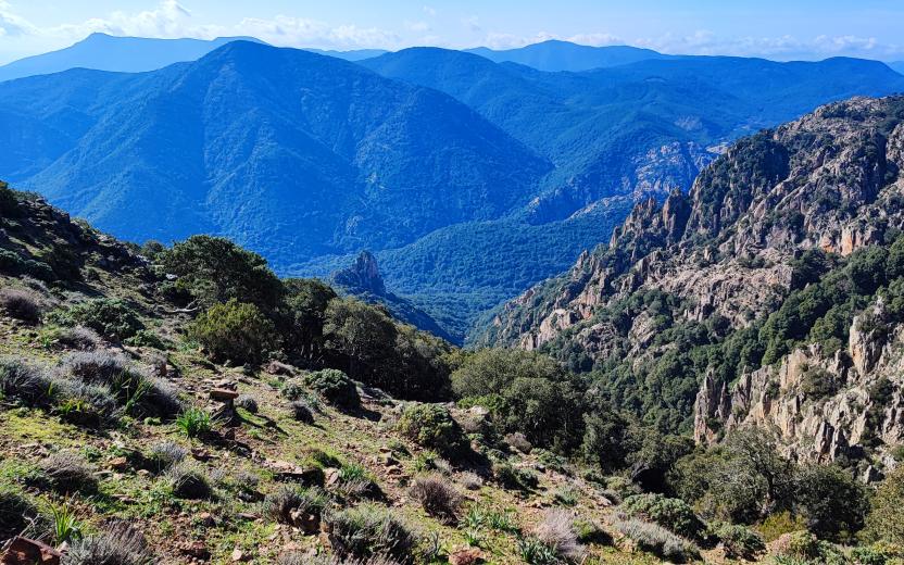 Panorama da Genna Sam(b)uccu verso l'alta via ovest