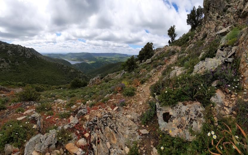 Sentiero G 302 - Passaggio su roccia - serra e chelos