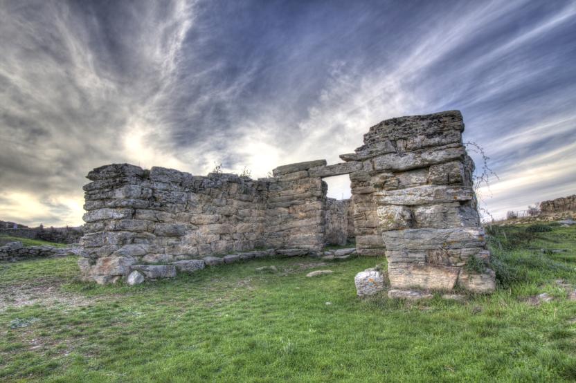 Tempio a megaron, sa domu de Orgia - Esterzili