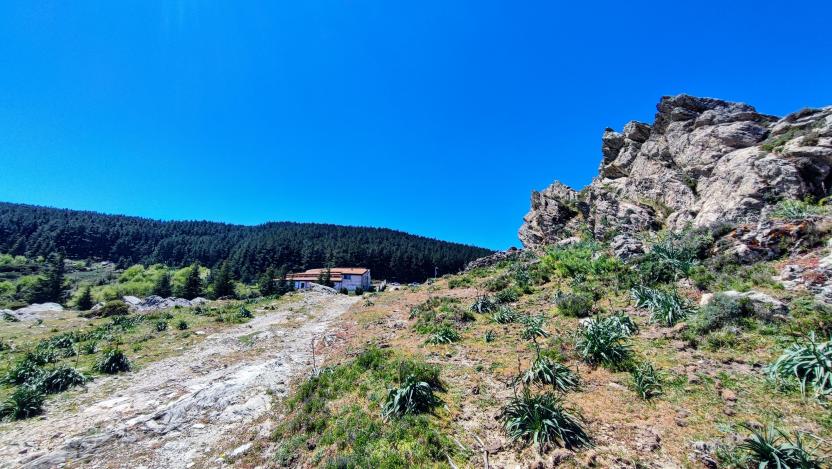 rifugio montano comunale alle falde della pineta di S.Vittoria