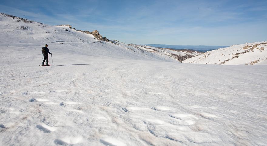 La sterrata che sale a Bruncu Spina in versione invernale