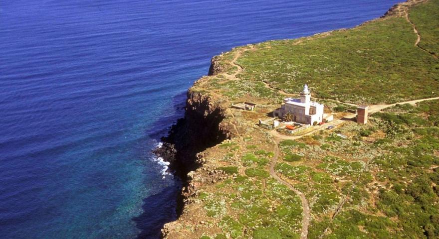 Cabras, faro Capo San Marco
