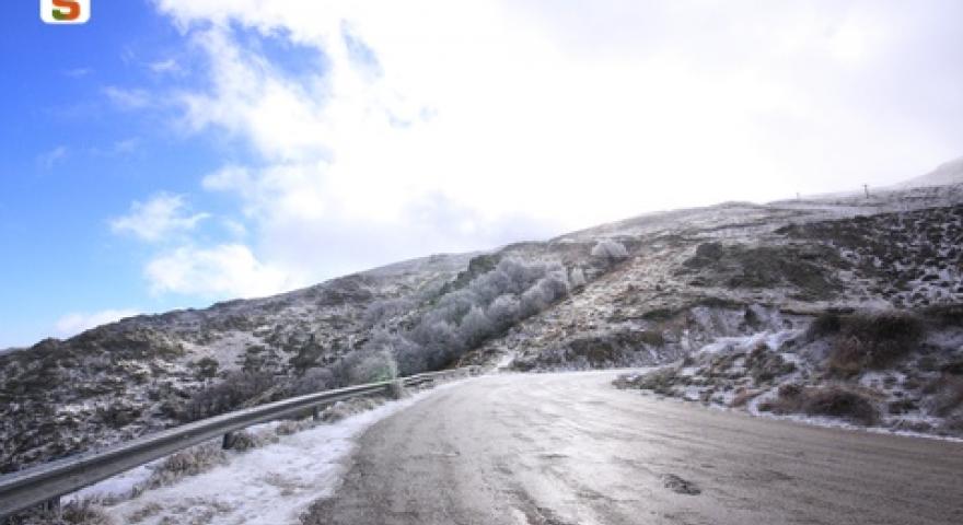Gennargentu, fine della strada asfaltata per Bruncu Spina