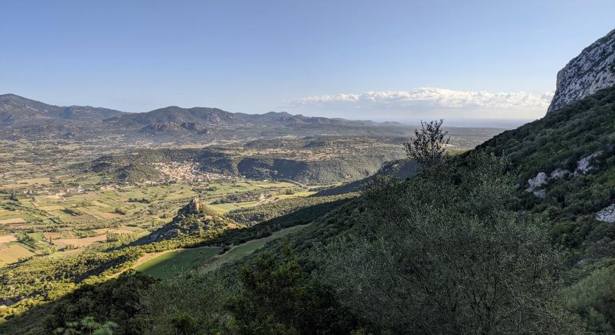 il primo tratto in ripida salita sul versante Tuttavista di Galtellì il primo tratto in ripida salita sul versante Tuttavista di Galtellì