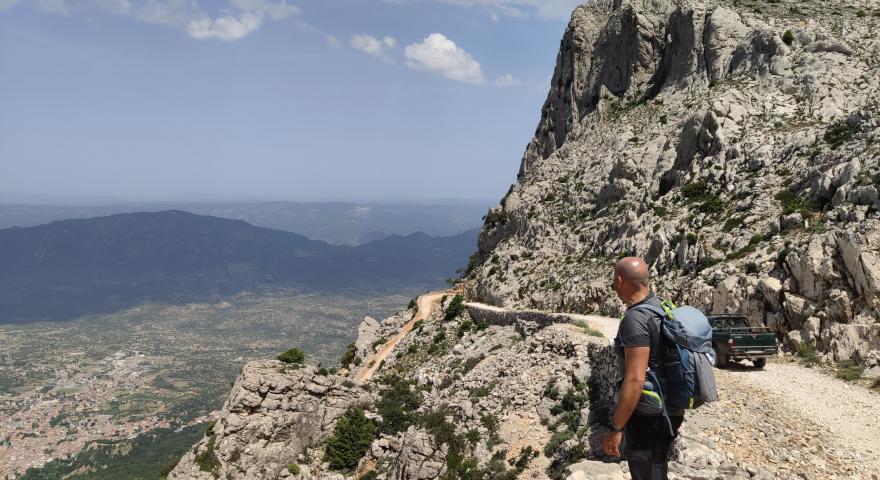 arrivo a Pradu, sguardo verso Oliena (B401)