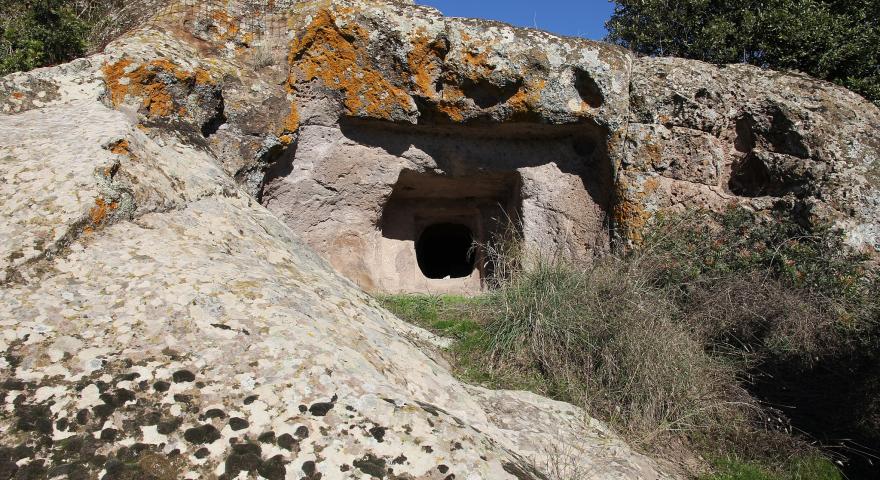 Nughedu Santa Vittoria Necropoli di Sas Arzolas de goi