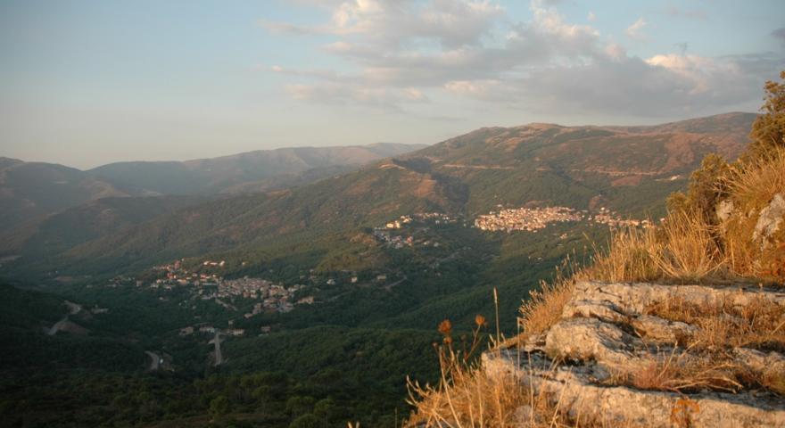 Aritzo, veduta del paese da Texile (Autore: Curreli Massimiliano da Sardegna Digital Library)