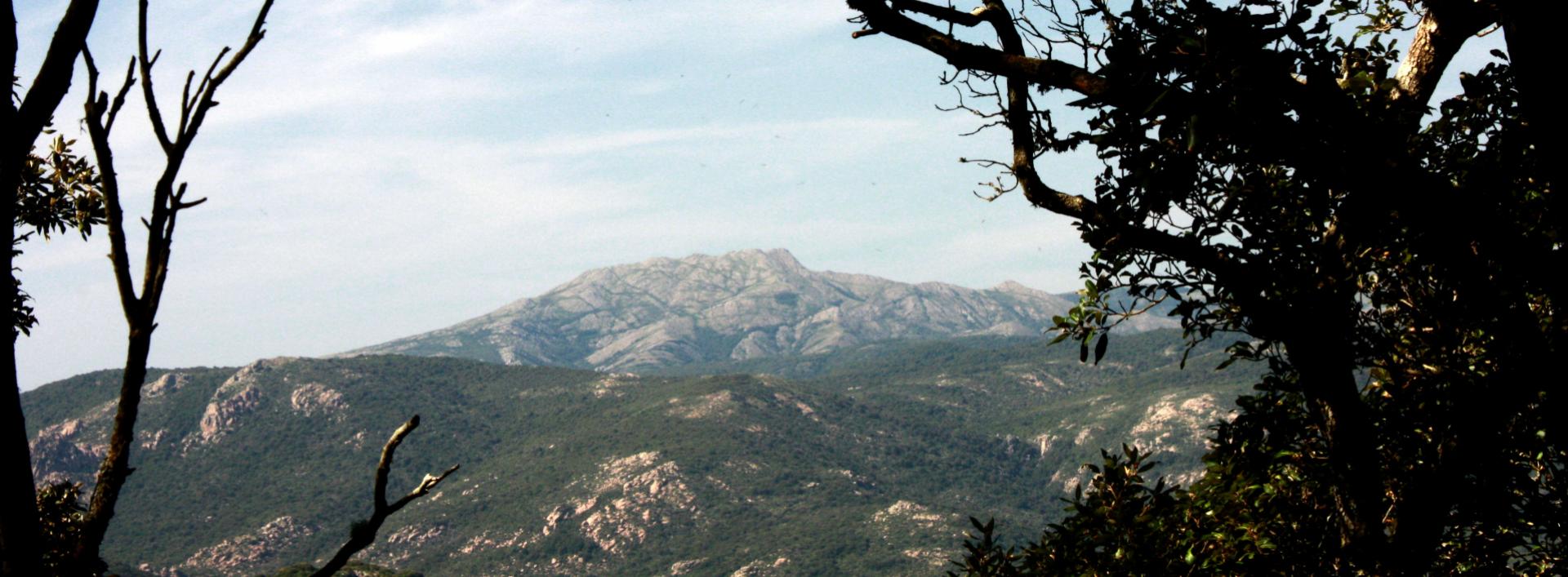 Marganai, panorama verso il massiccio del Monte Linas