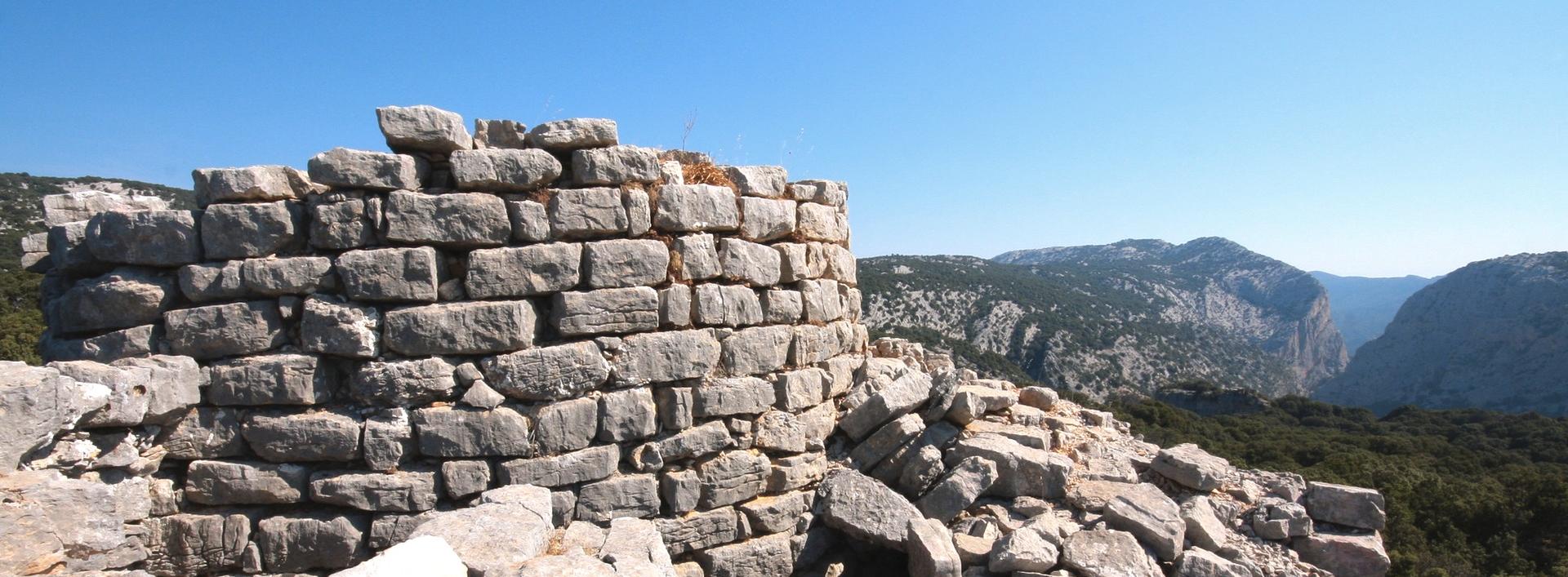 Supramonte di Orgosolo, vista dal nuraghe Mereu verso la Gola di Gorroppu