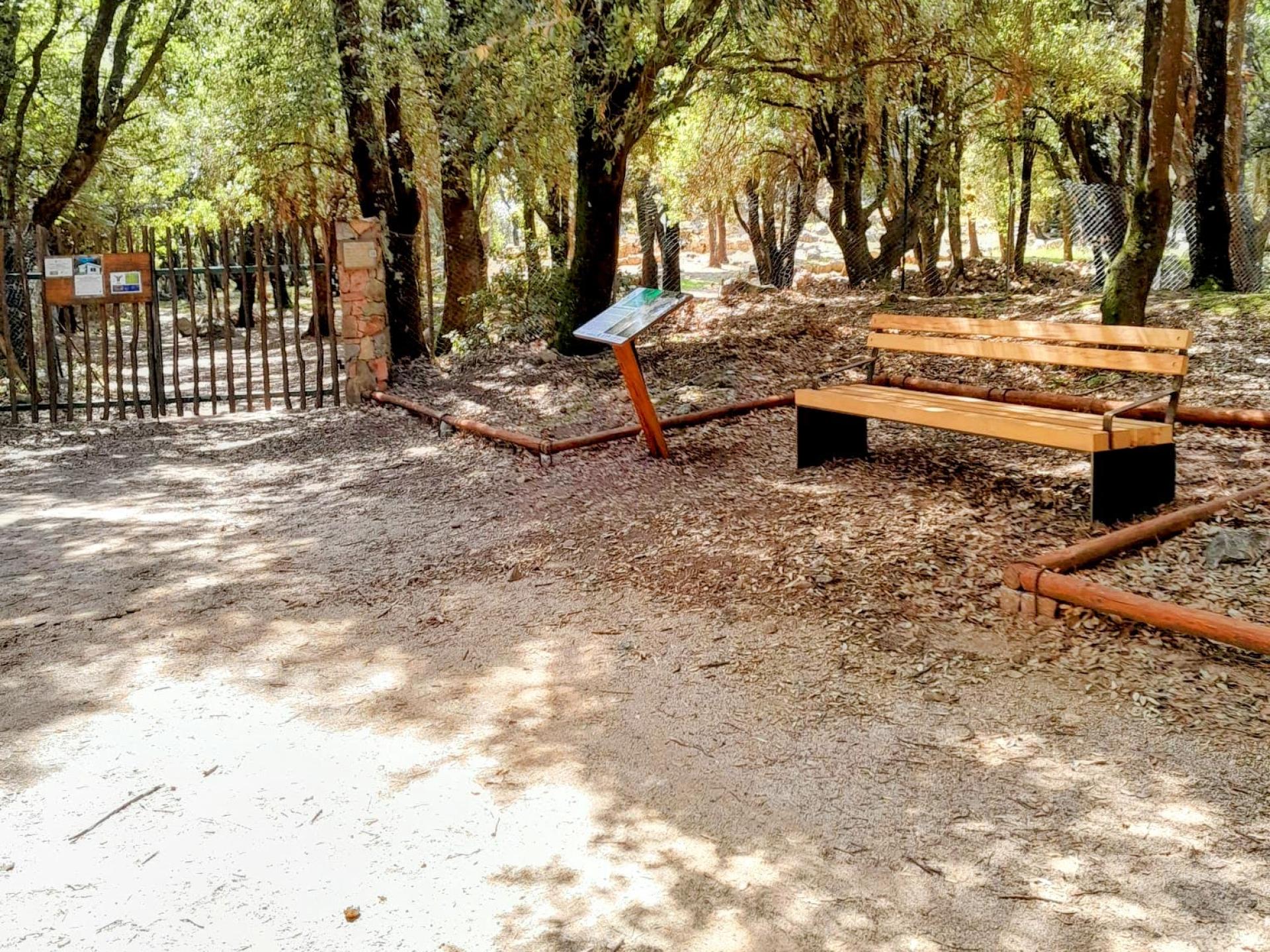 area di sosta nei pressi del nuraghe Gennacili