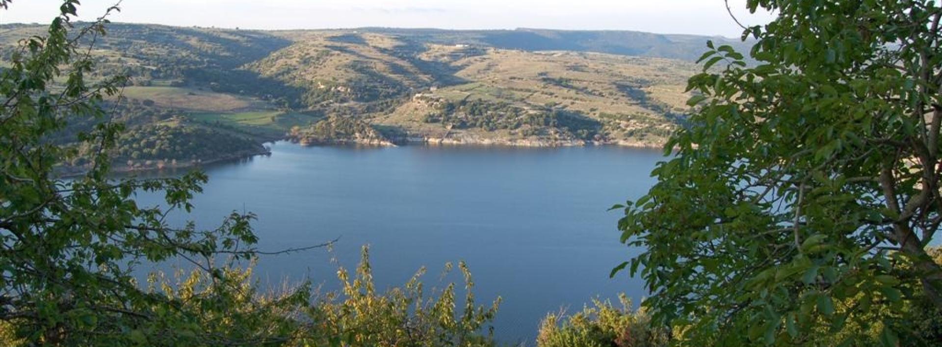 Monteleone Rocca Doria, Lago di Monteleone visto dalla Terrazza Panoramica