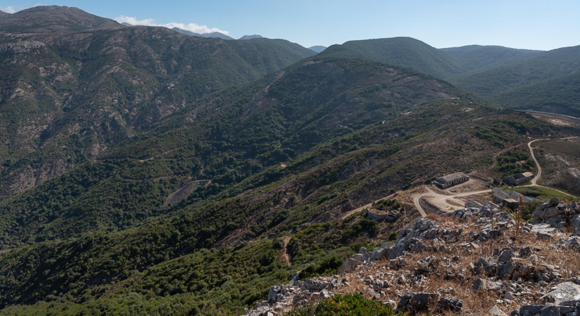 Da Monti Serrau, veduta verso Pinn'e Perda (336A).jpg