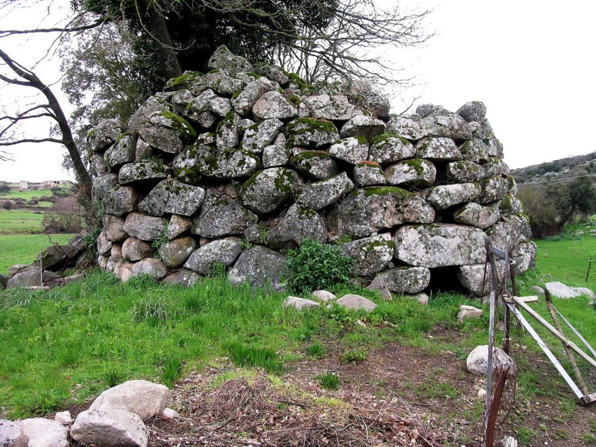 Nuraghe-Alinedu-1024x768.jpg