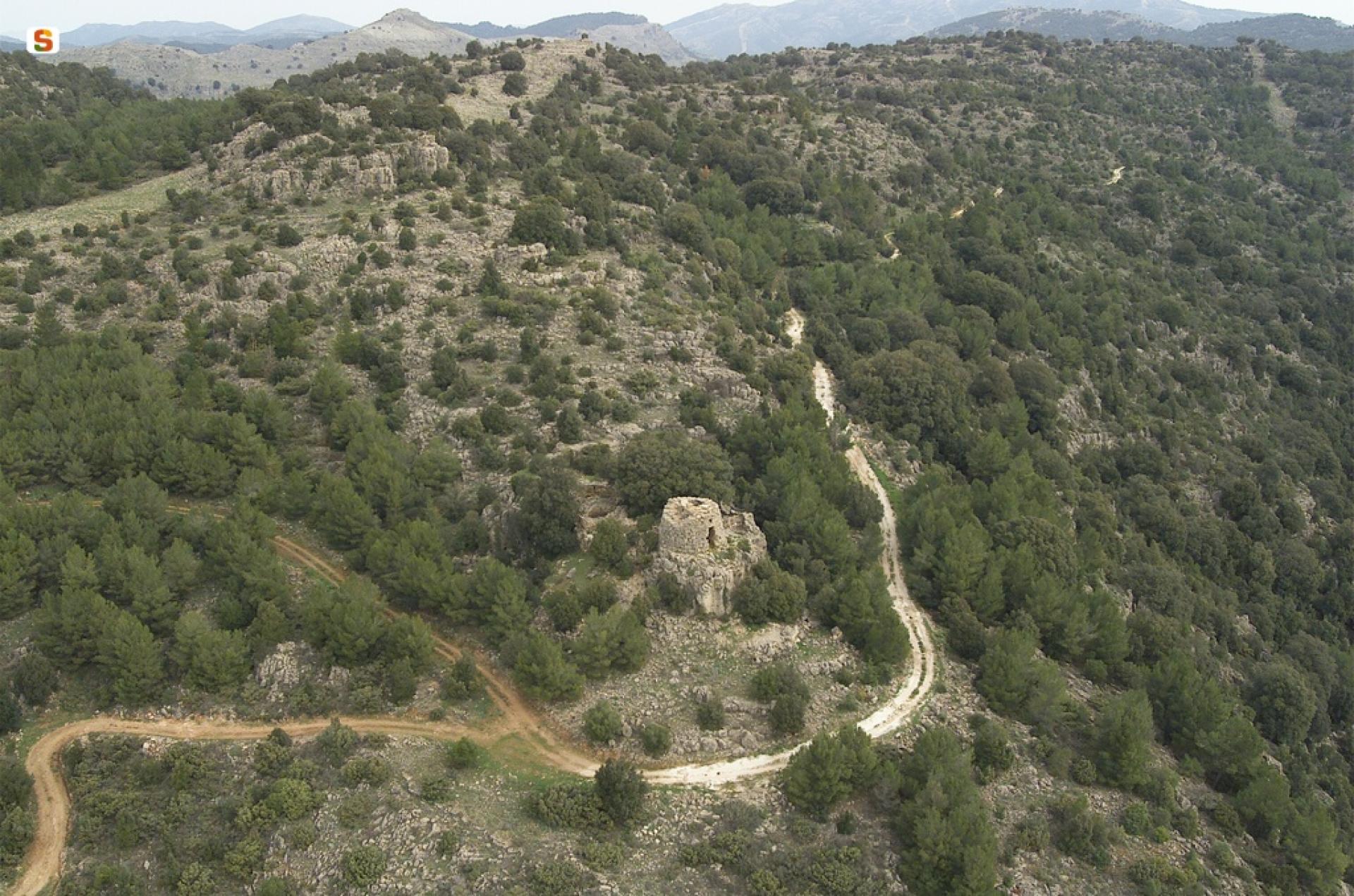 Osini, Nuraghe Urceni.jpg