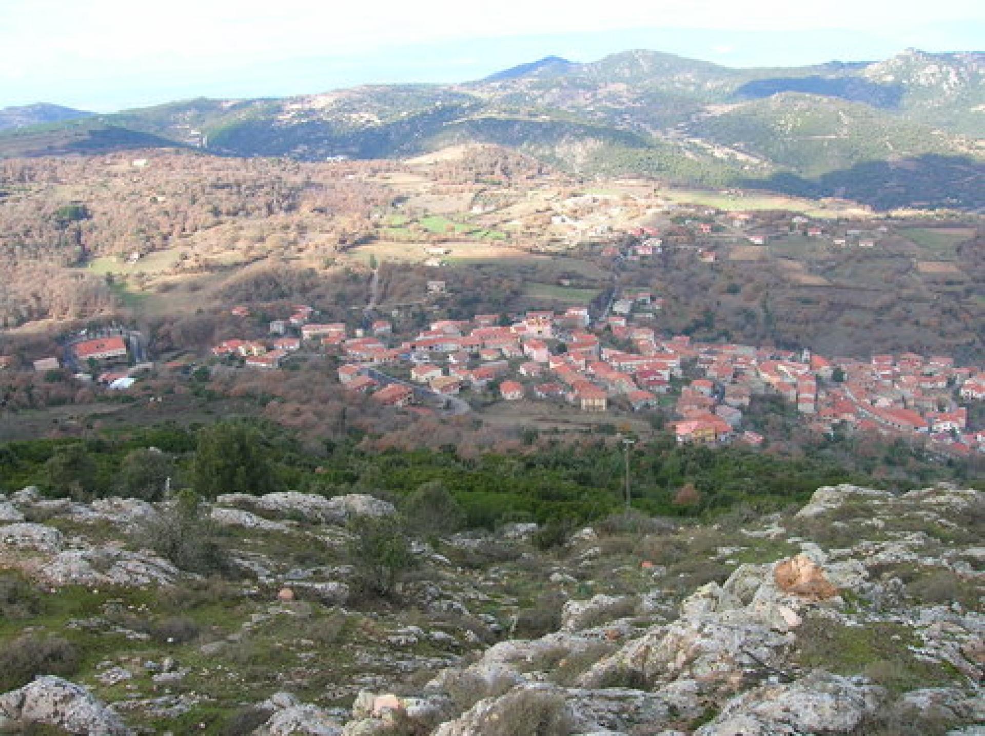 Teti_vista_da_punta_Sa_Marghine.jpg