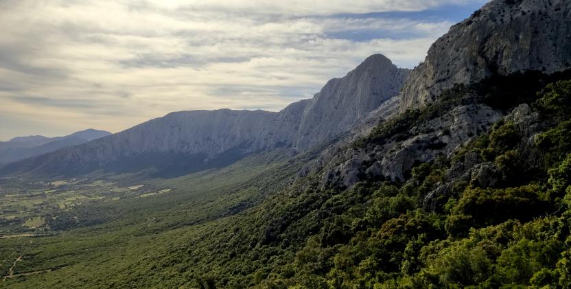 prospettiva panoramica lato nord supramonte oliena.jpg