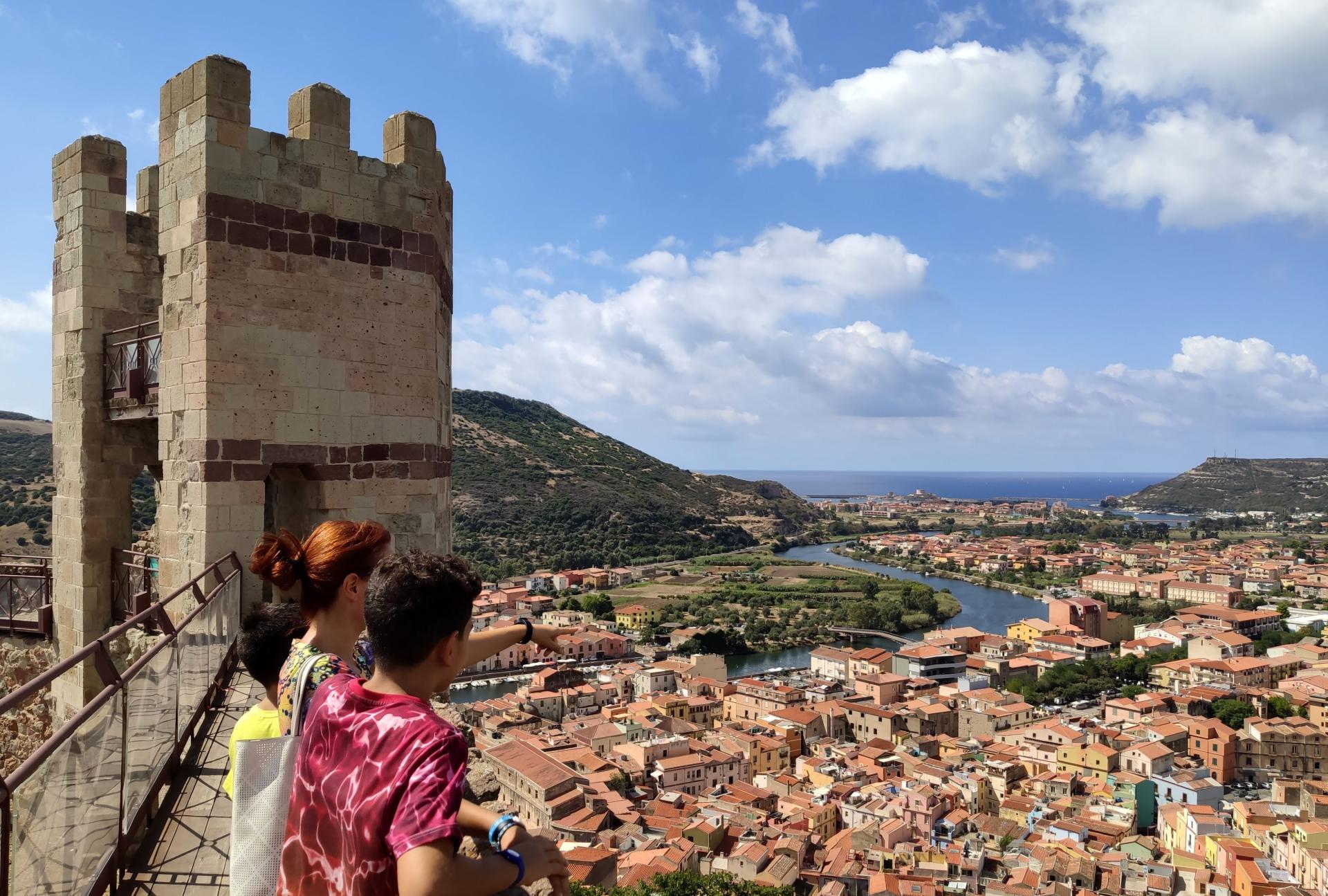 Bosa, Castello Malaspina e vista sul Temo