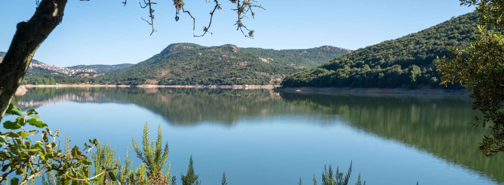 lungo il lago di gusana, nella zona delle fontanelle - Sentiero T531