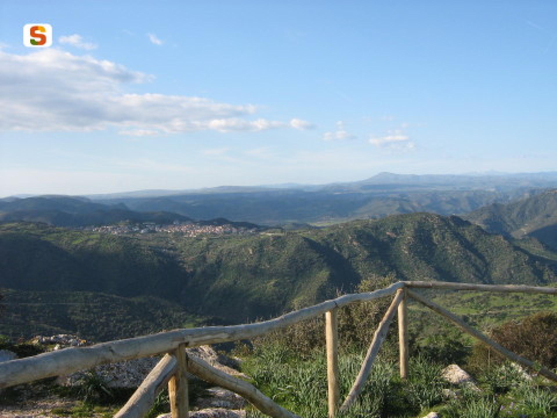 Villasalto panorama dal Belvedere su Pardu.jpg